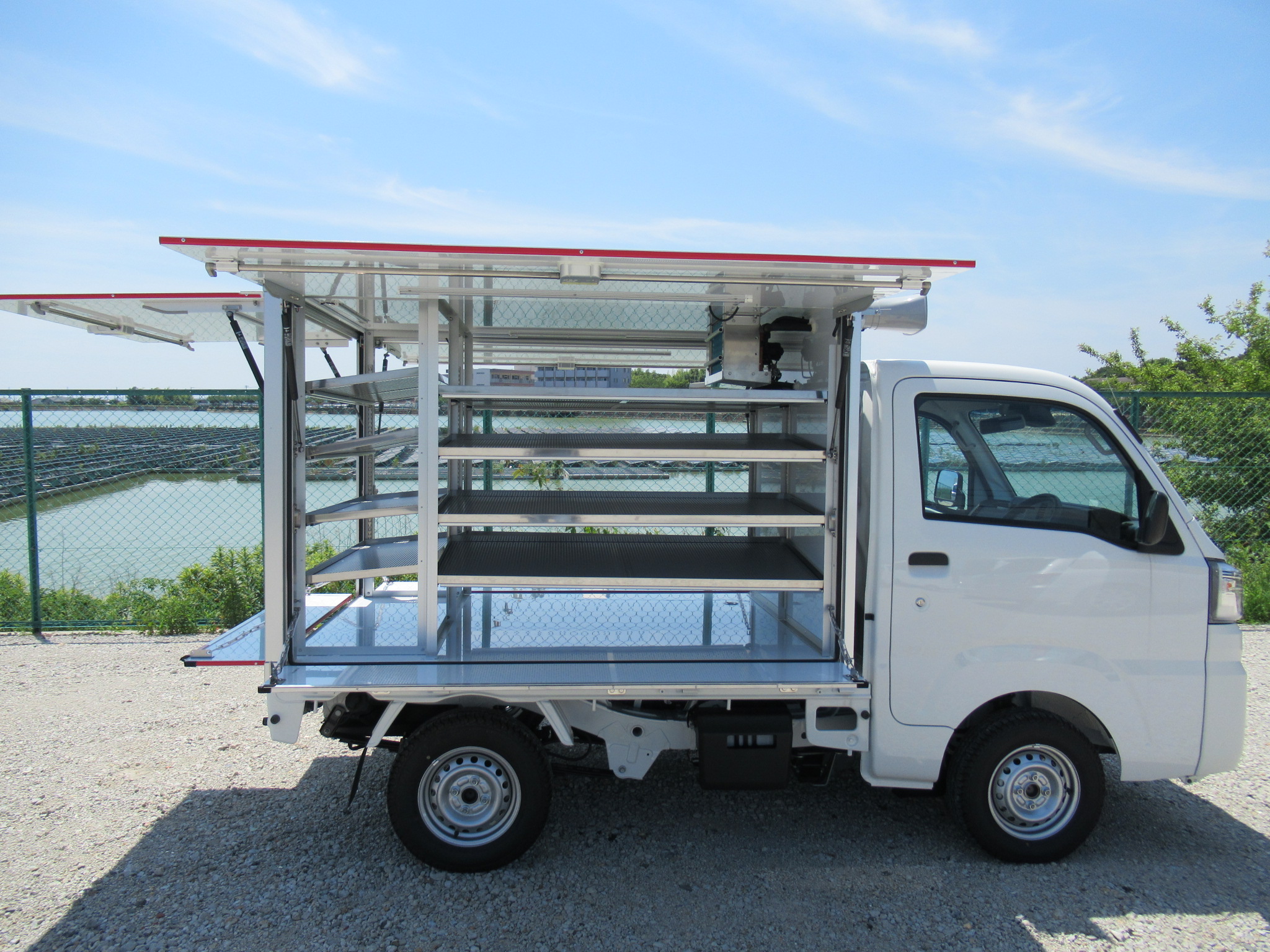 No.021　移動販売車　架装