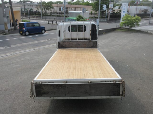 荷台板張り（竹ラミネート材）